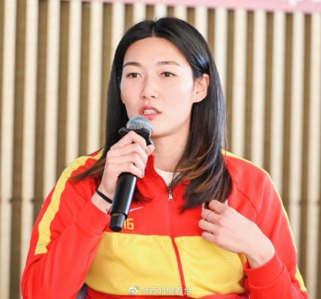 1662939726008037097.jpg 杨莉娜.jpg